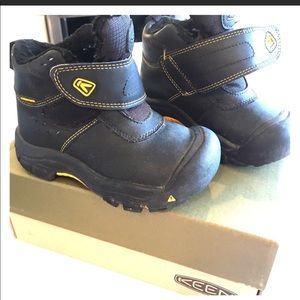 Keen Kootenay Toddler Boys Boots Sz 10❄️